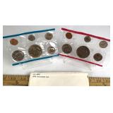 1976 U.S MINT UNC. BI-CENTENNIAL SET P & D / IKE D