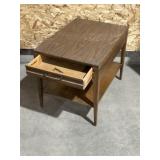 MCM STYLE MERSMAN END TABLE, 21" T X 27 1/2" L