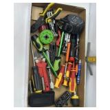 HANDTOOLS, SCREWDRIVERS, TAPE MESURES, PLIERS