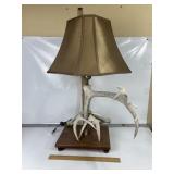 WESTERN ANTLER TABLE LAMP