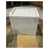 SUNCAST PLASTIC STORAGE BOX, 20 1/2" T X 22" X 17"