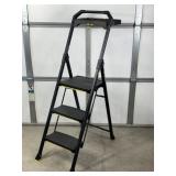 GORILLA LADDRS STEP STOOL