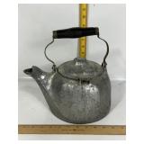 WAGNER COLONIAL TEA KETTLE. CAST IRON