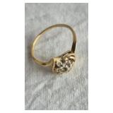 14K GOLD RING W/ DIAMOND CLUSTER