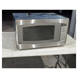GE MICROWAVE, USED