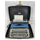 SCM GALAXIE 12 SMITH-CORONA TYPEWRITER IN CASE