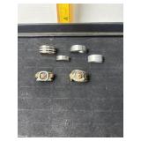 COLLECTION OF ASSORTED RINGS