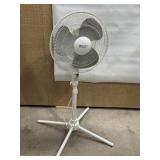 COMFORT ZONE STANDING FAN, WORKS