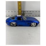 1963 CORVETTE STING RAY COUPE DIE CAST CAR