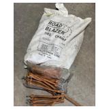 SET OF TIRE CHAINS IN BAG W/ TIGHTNERS