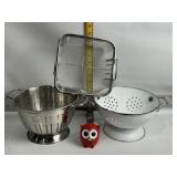COLANDERS / STRAINERS