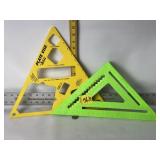 METAL PLATE VISE, PLASTIC GREEN TRIANGLE