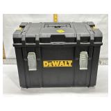 DEWALT STACKABLE TOOLBOX