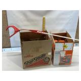 SPORTING CLAY TARGETS, LONG HAND THOWER