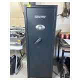 SENTRY 14 GUN SAFE W/ COMBO* G414278