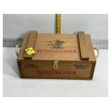WINCHESTER LIDDED WOOD AMMO BOX, ROPE HANDLES