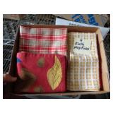 9 CLOTH NAPKINS