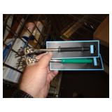 2 - EXTENDABLE METAL BACK SCRATCHERS