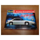 1988 1:25 GRAND PRIX SE / MOSTLY BUILT / REVELL