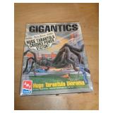 1996 HUGE TARANTULA DIORAMA / AMT ERTL