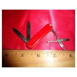 VICTORINOX KNIFE
