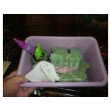 BATH TOYS