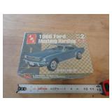 2002 1:25 1966 FORD MUSTANG HARDTOP / AMT