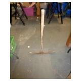 PICK AXE / UT