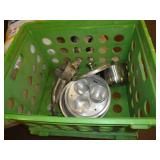 KITCHEN ITEMS W CRATE / UT