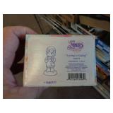 FIGURINE