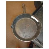 OZARK TRAIL CAST IRON SKILLET #5