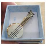 COSTUME JEWELRY -   BANJO PIN