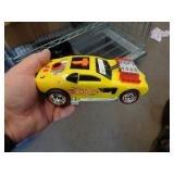 2019 PLASTIC HOT WHEELS BATTERY CAR