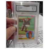 GRADED CARD - 1983 TOM SEAVER