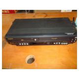 DVD / VHS PLAYER