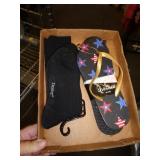 7/8 FLIP FLOPS & SOCKS