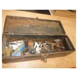 METAL TOOL BOX FULL OF DOOR HINGES