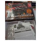 2021 FORD BRONCO 1/25 AMT 2003