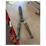 HEDGE TRIMMERS