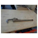 PIPE WRENCH