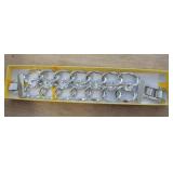 COSTUME JEWELRY - 8" BRACELET