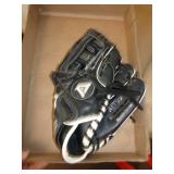 AKADEMY BALL GLOVE