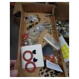 COSTUME JEWELRY  - EARRINGS