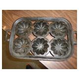 CAST IRON MUFFIN PAN