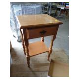 NIGHT STAND W DRAWER