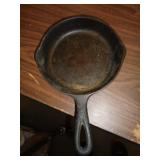 CAST IRON SKILLET WAGNER 6 1/2"
