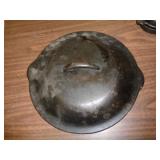 CAST IRON LID 10" ACROSS INNER RING