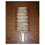 CAST ALUMINUM CORNBREAD PAN