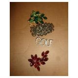 COSTUME JEWELRY - PINS & HAIR PINS