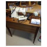 SINGER SEWING MACHINE W CABINET / BM